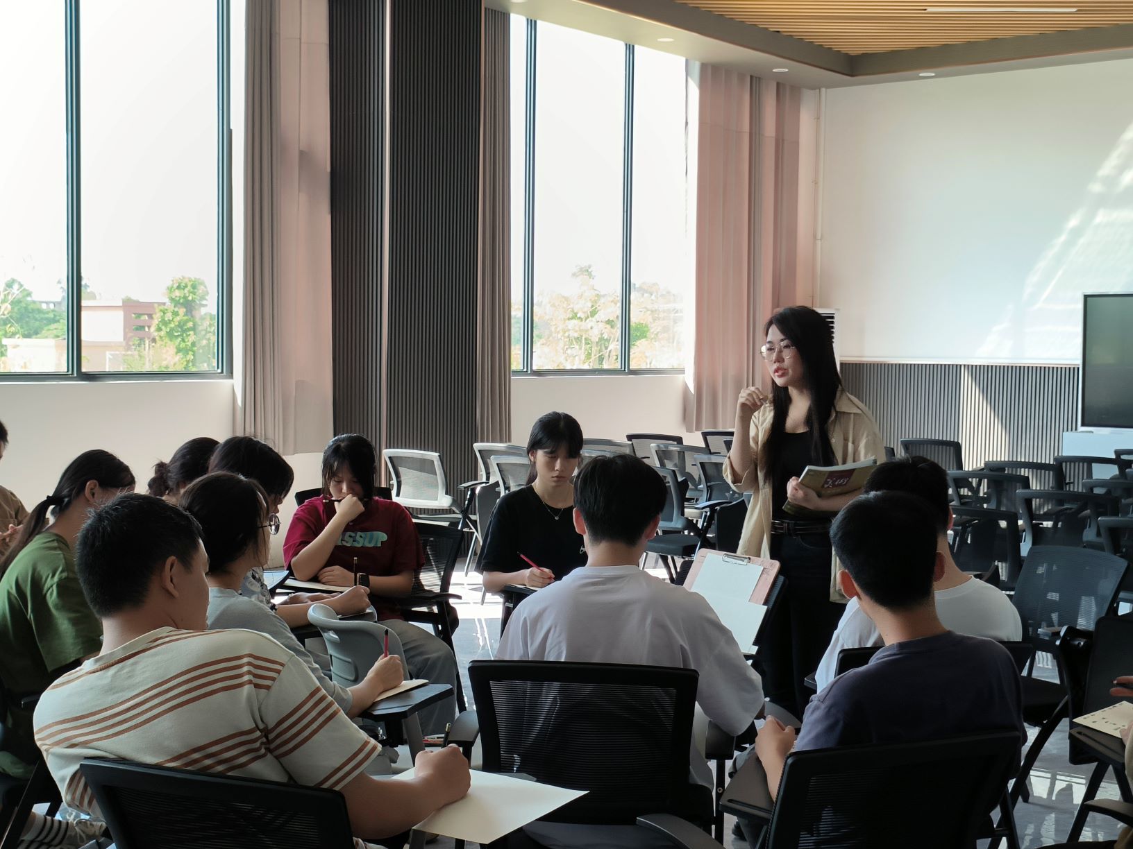 欢迎广州烈公文化名师苏环老师到我校授课 丨 开云(中国)